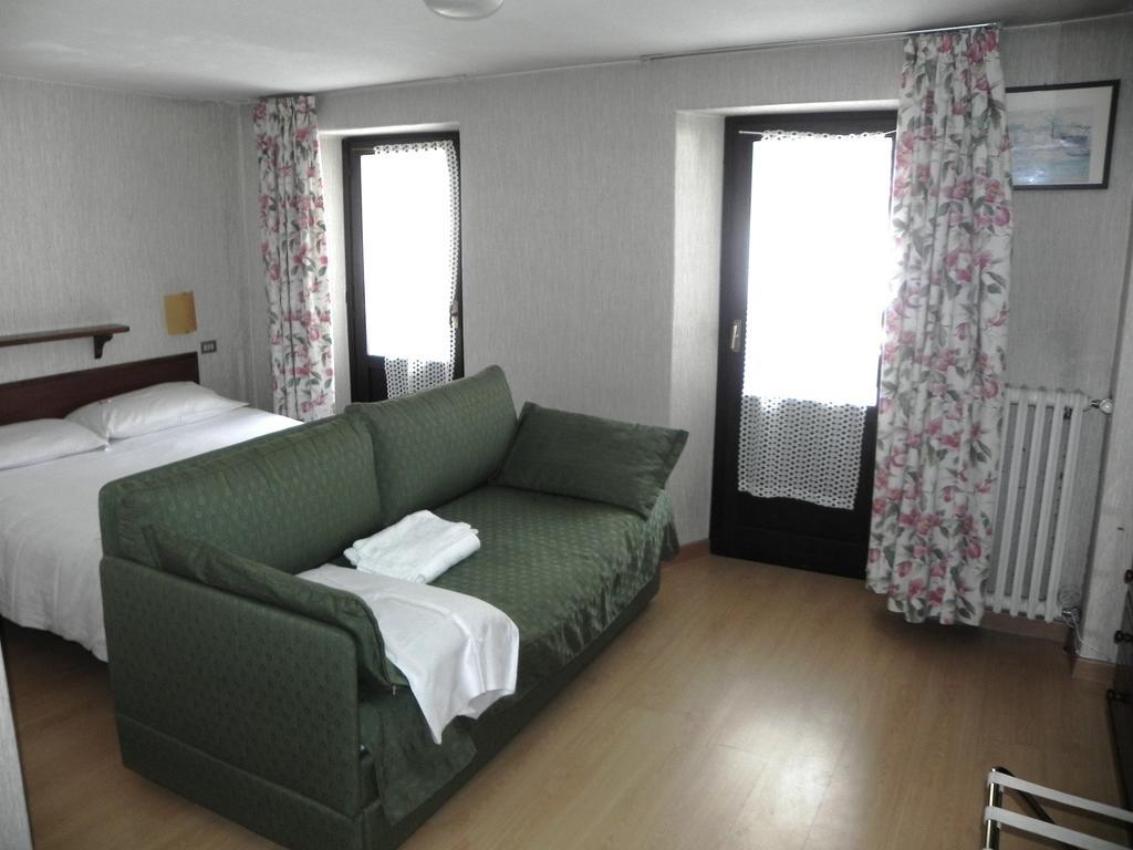 Hotel Nuovo Pecetto Макуняга Стая снимка